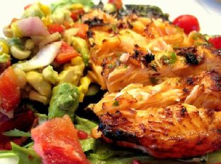 Foto de Ensalada de Tomate, Pimientos y Salmón