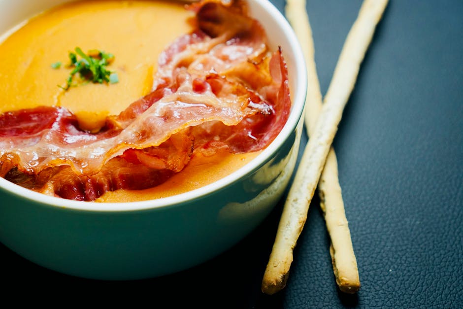 Foto de Lomos de rape con panceta y crema de lechuga