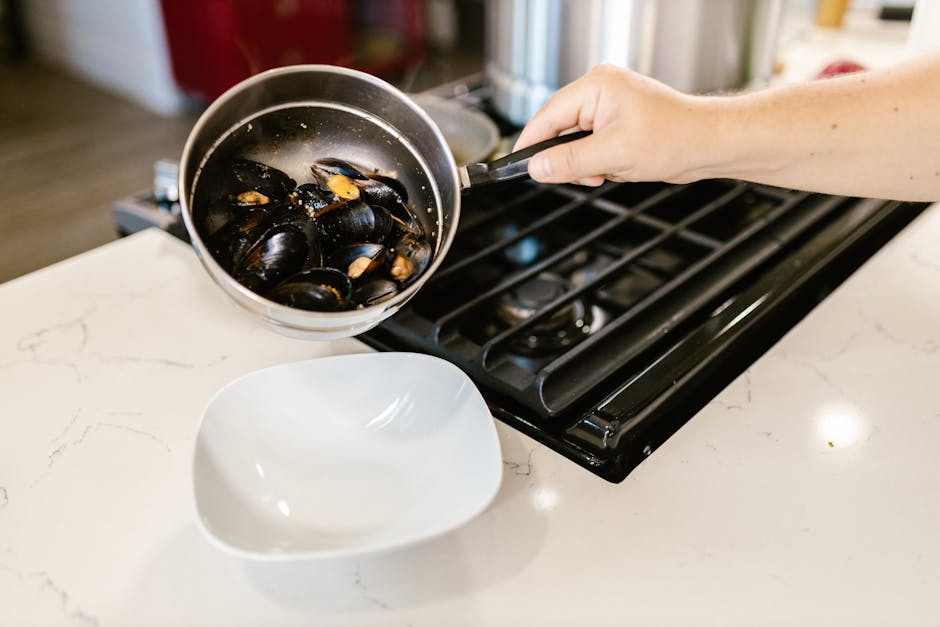 Foto de Popietas de lenguado con salsa de cava y gelatina de mejillones